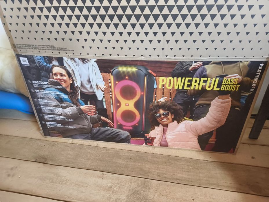 Vând JBL Partybox 710