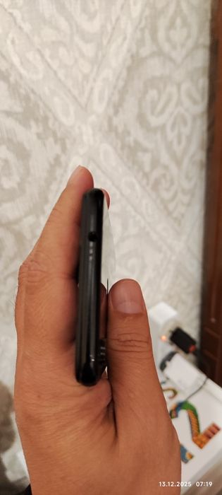 Redmi note 7, holati ortacha. Ekran alishgan. Batareya ozgina ishgan