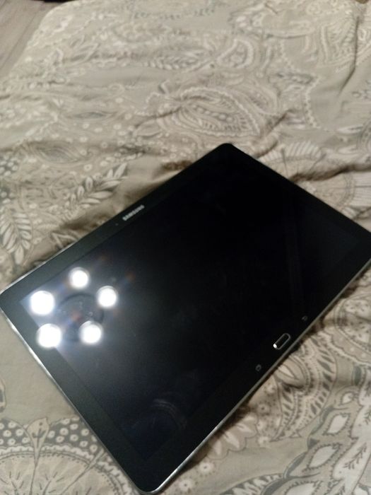 Планшет самсунг  .