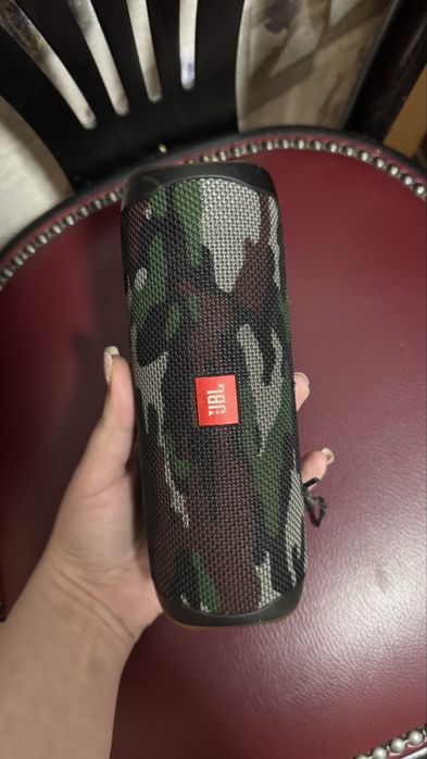 Колрнка Jbl flip 5