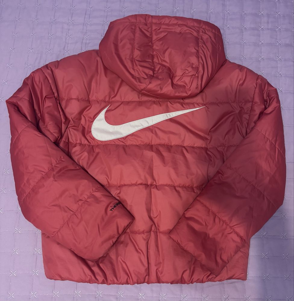 розова яке- Nike