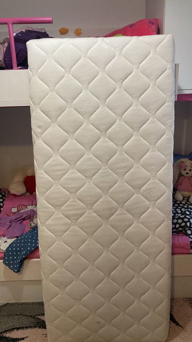 Детски матрак в добро състояние