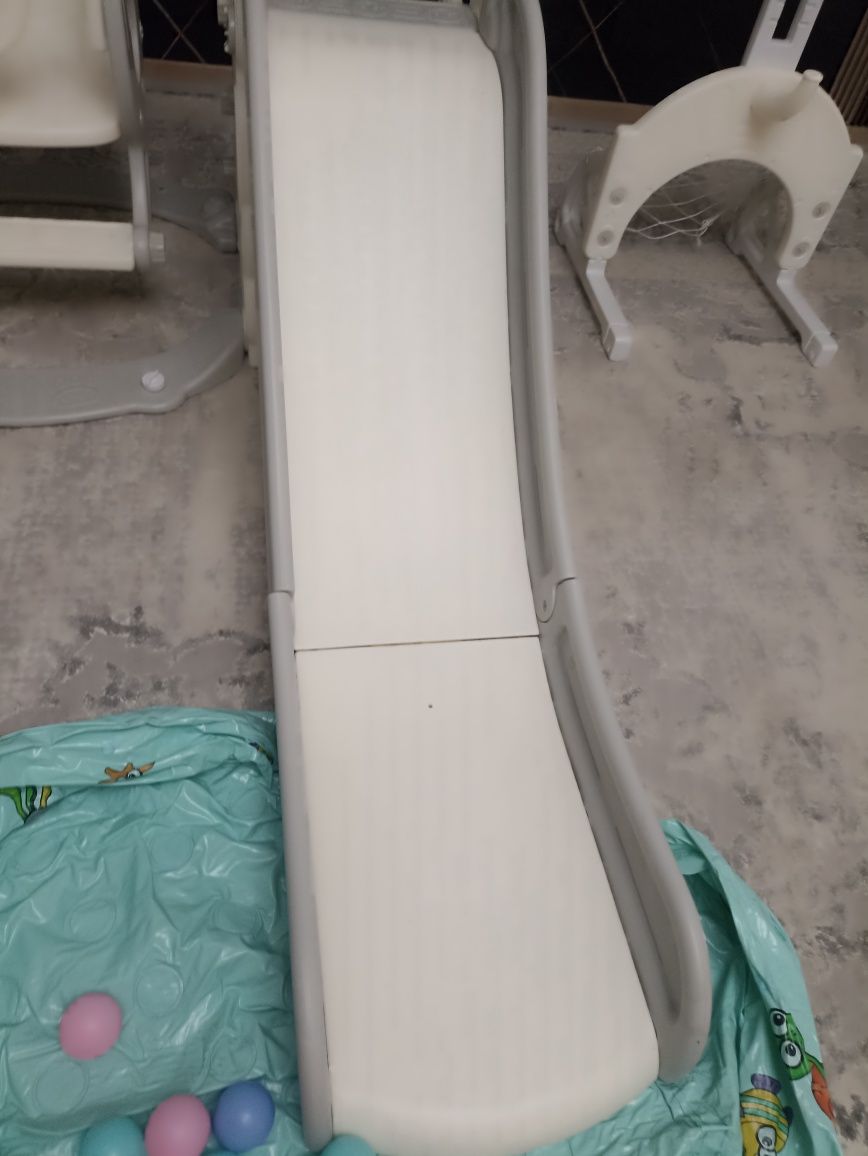 Продам детскую игравую горку