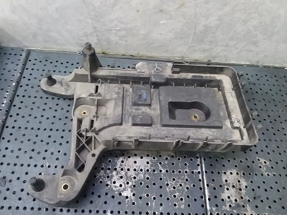 Suport carcasa baterie vw golf 5 1k 1k0915333c