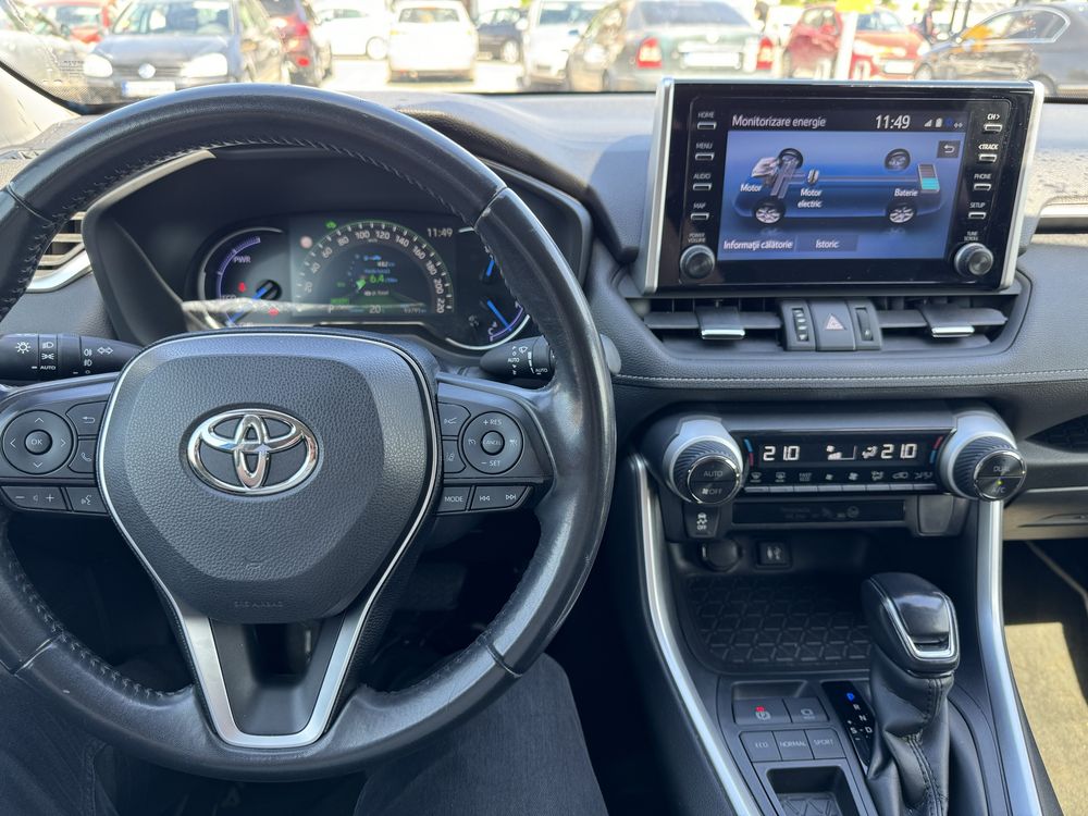 Proprietar - Vând TOYOTA RAV-4 HYBRID 2.5 benzină 2020