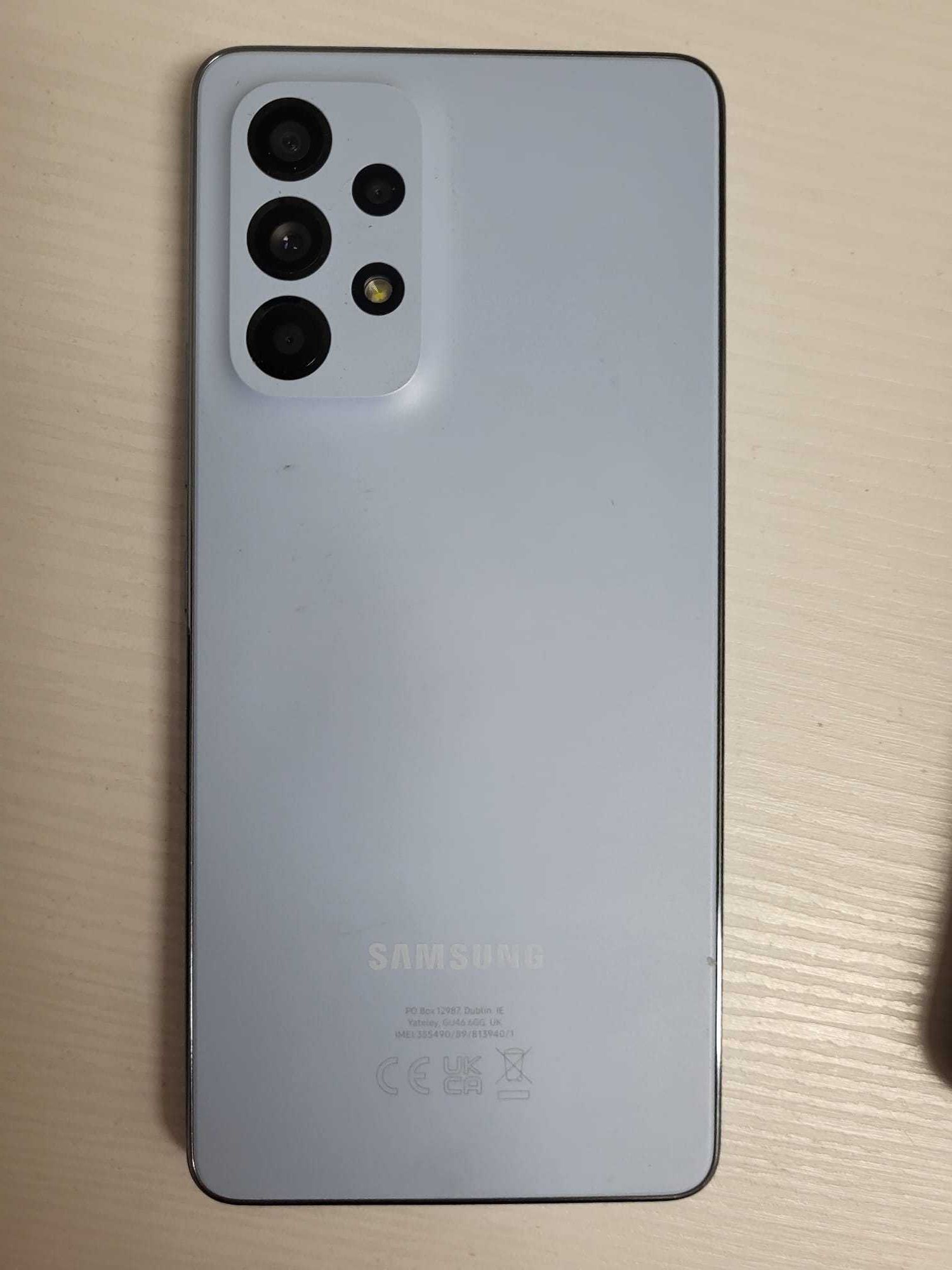 Samsung Galaxy A53 5G nou plus o pereche de casti BudsLive si o husa