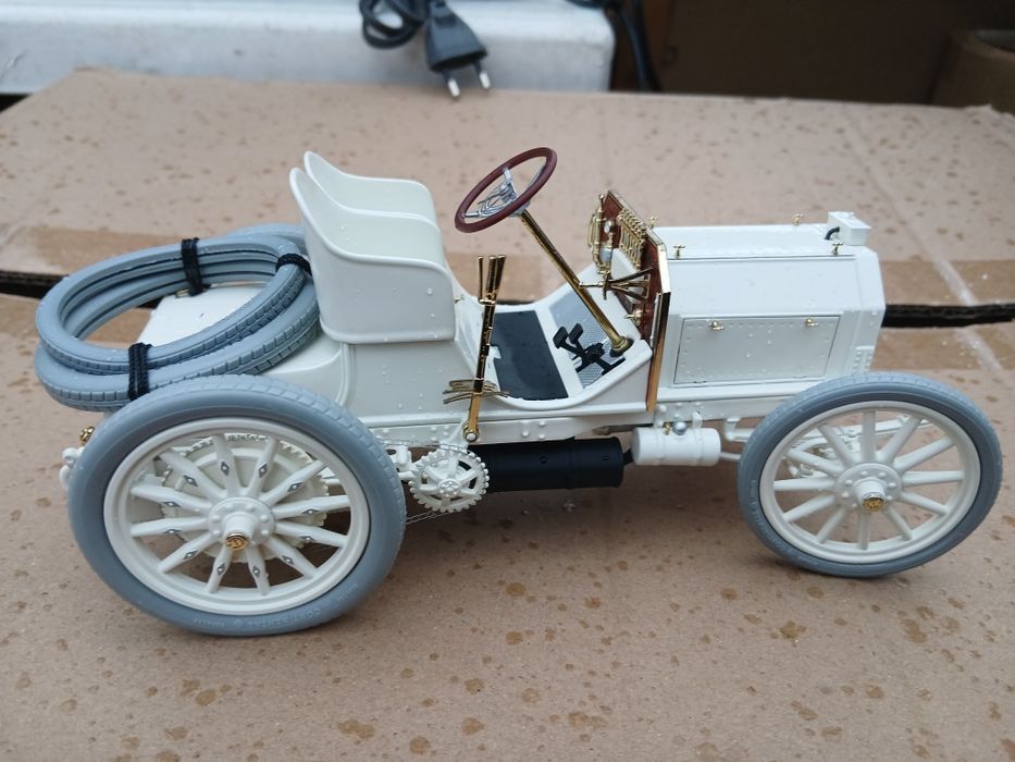 Macheta de colecție  1/18