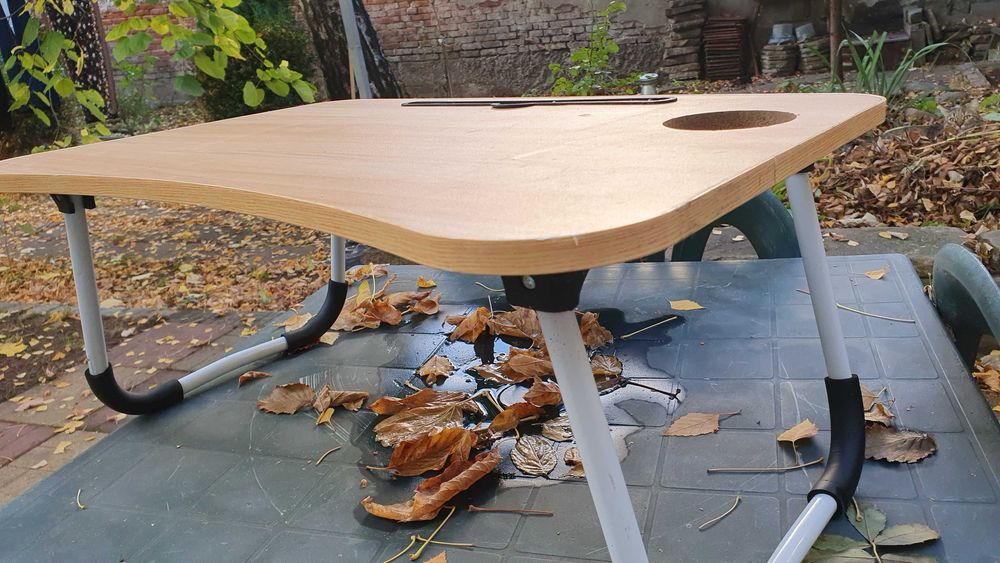 Сгъваема масичка за лаптоп с отделение за чаша