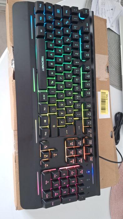 Tastatură Gaming RGB Membrană 105 Taste Panou Metalic Complet – Dispun