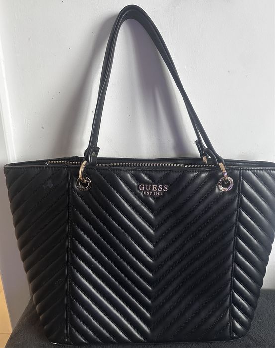 Дамска чанта GUESS