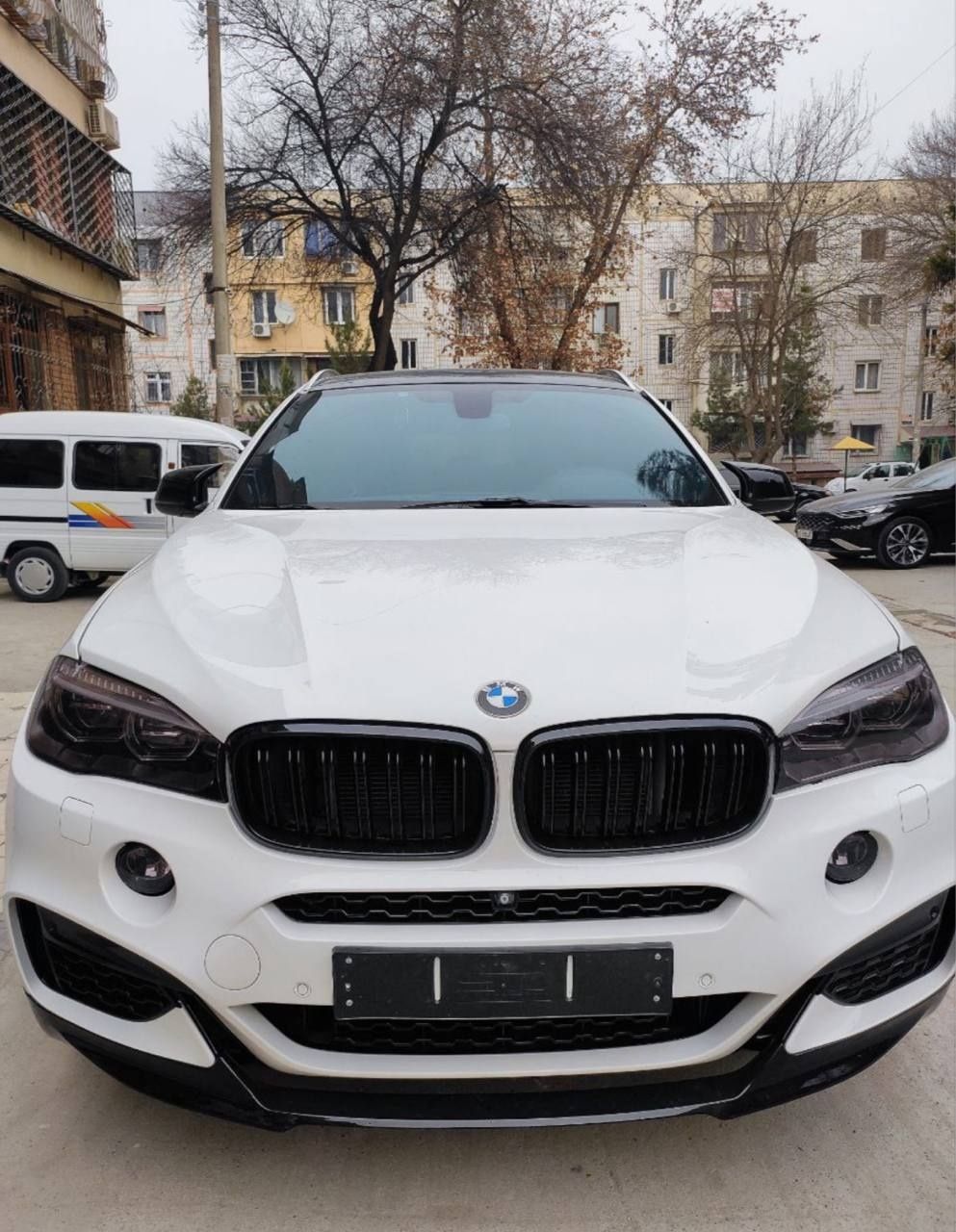 BMW X6 очень хорошего состояния
