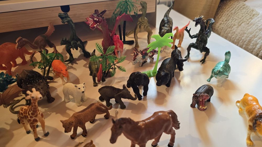 Продавам огромно количество детски играчки