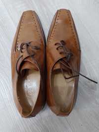 Мужские туфли. Цвет коричневые.
