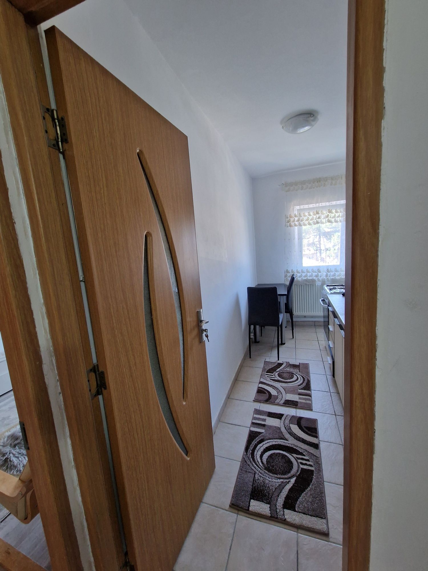 Închiriez garsoniera confort 1 sporit zona 1 Decembrie