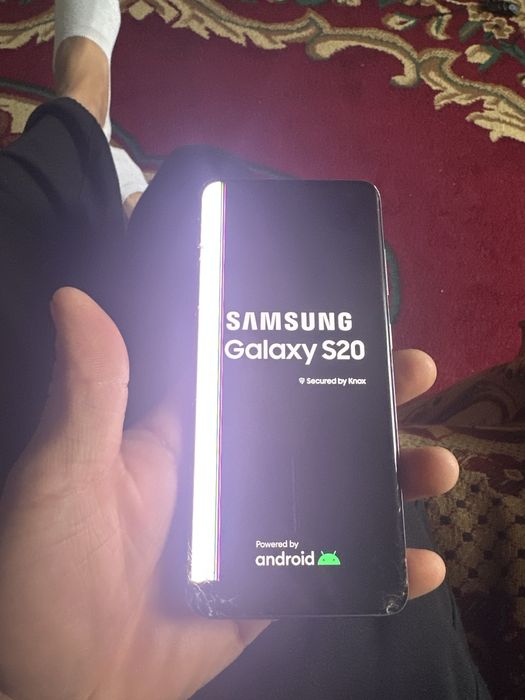 Продам samsung s20