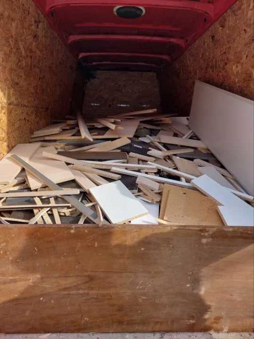 Transport moloz debarasări mobila resturi curatare teren amenajare