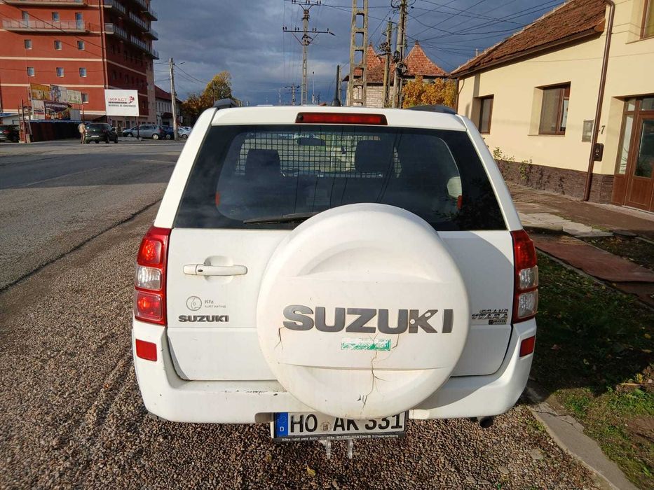 Suzuki Grand Vitara 1,9 4x4 klima an 2010 recent adusa