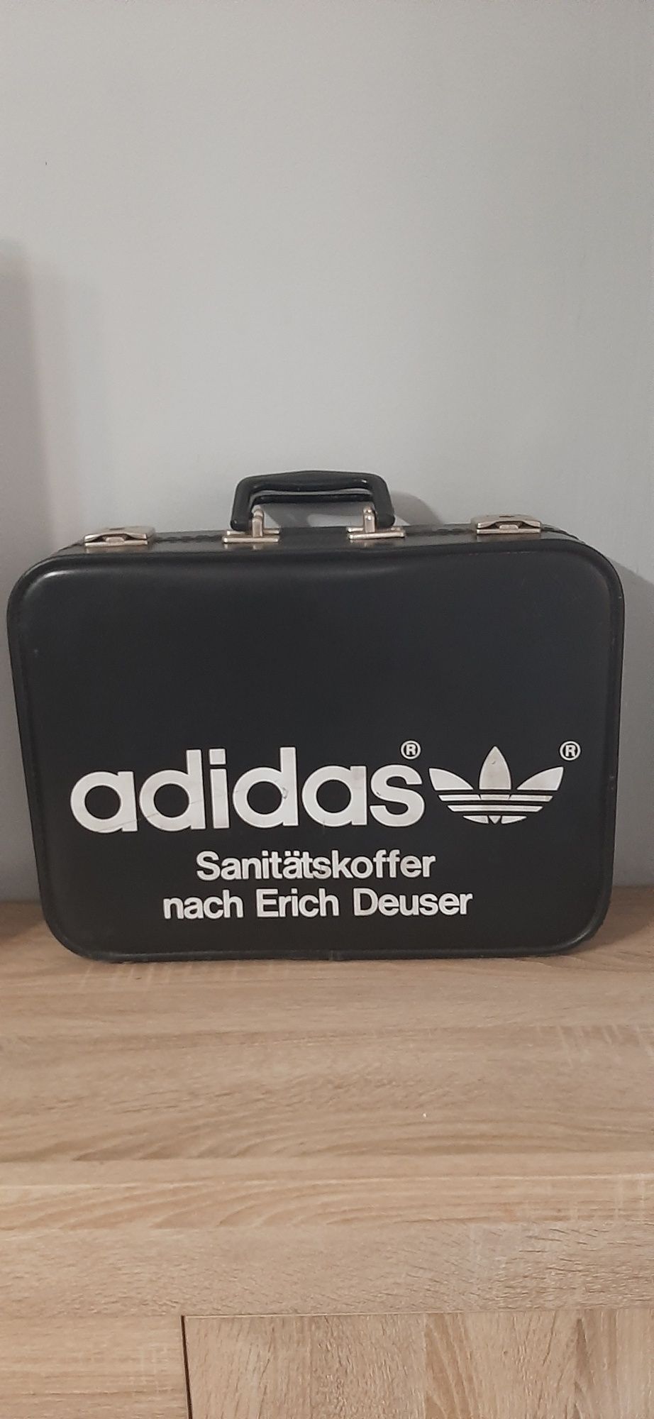 Лекарски Ретро винтидж  куфар ADIDAS Адидас