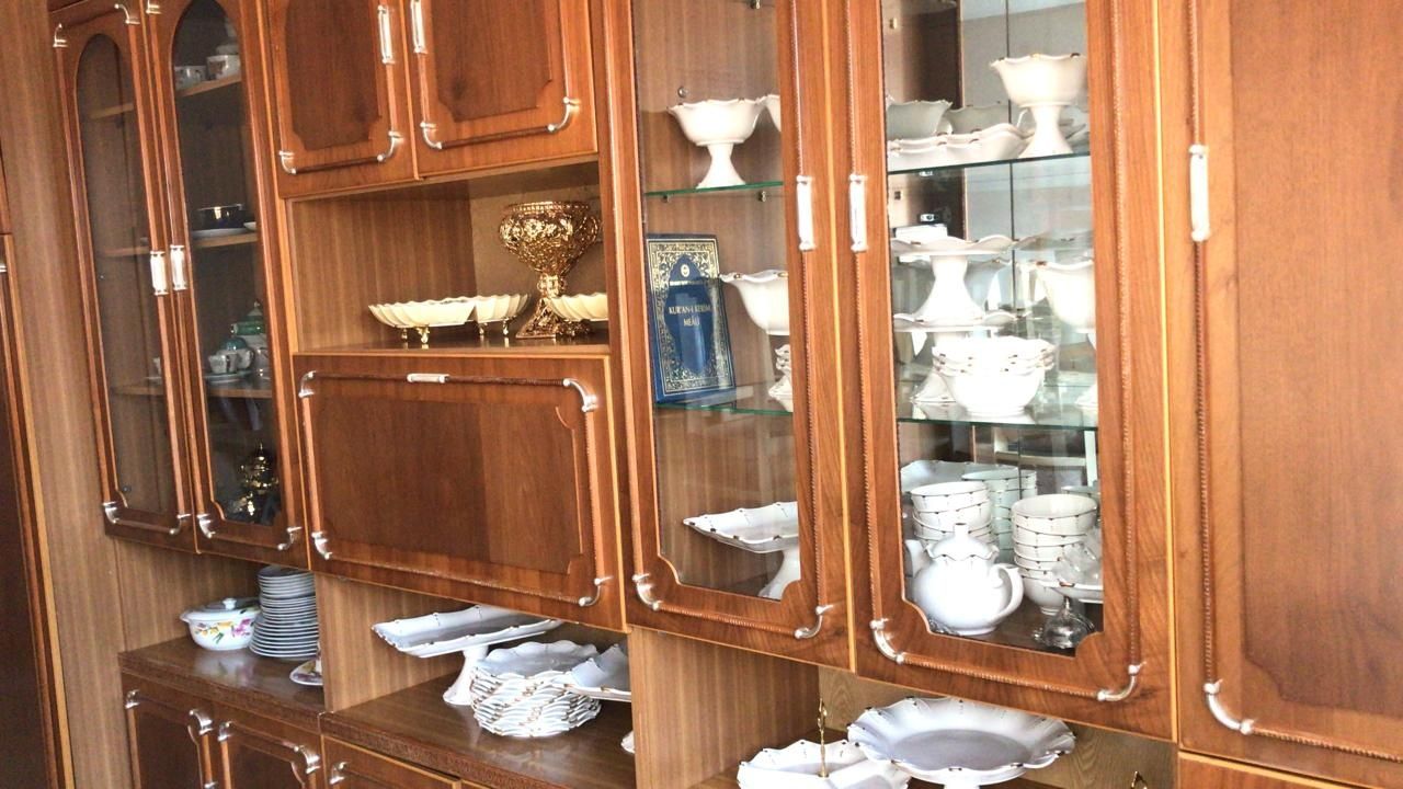 Срочно продам стенку советскую