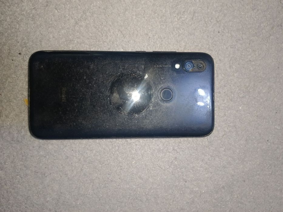 Srochno sotiladi Redmi 7