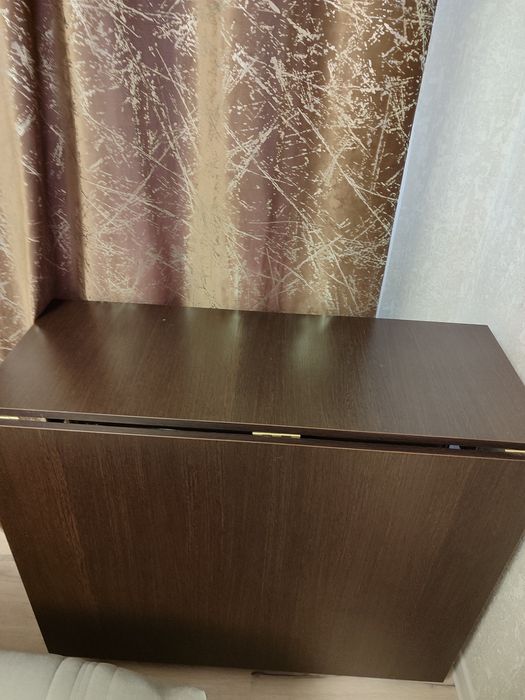 Стол книжка,новый.