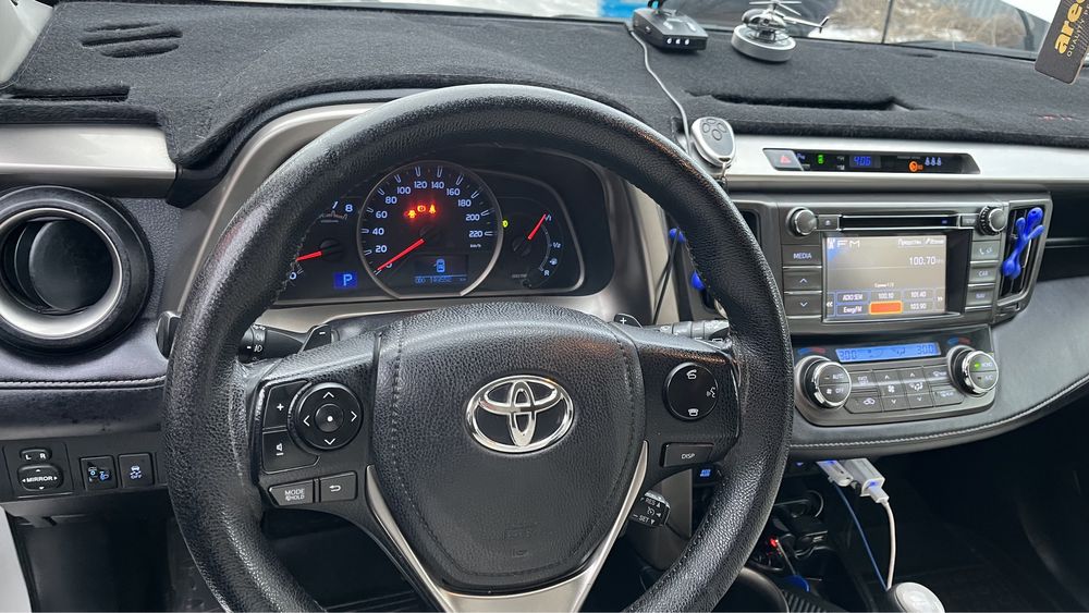 Продам Toyota Rav4