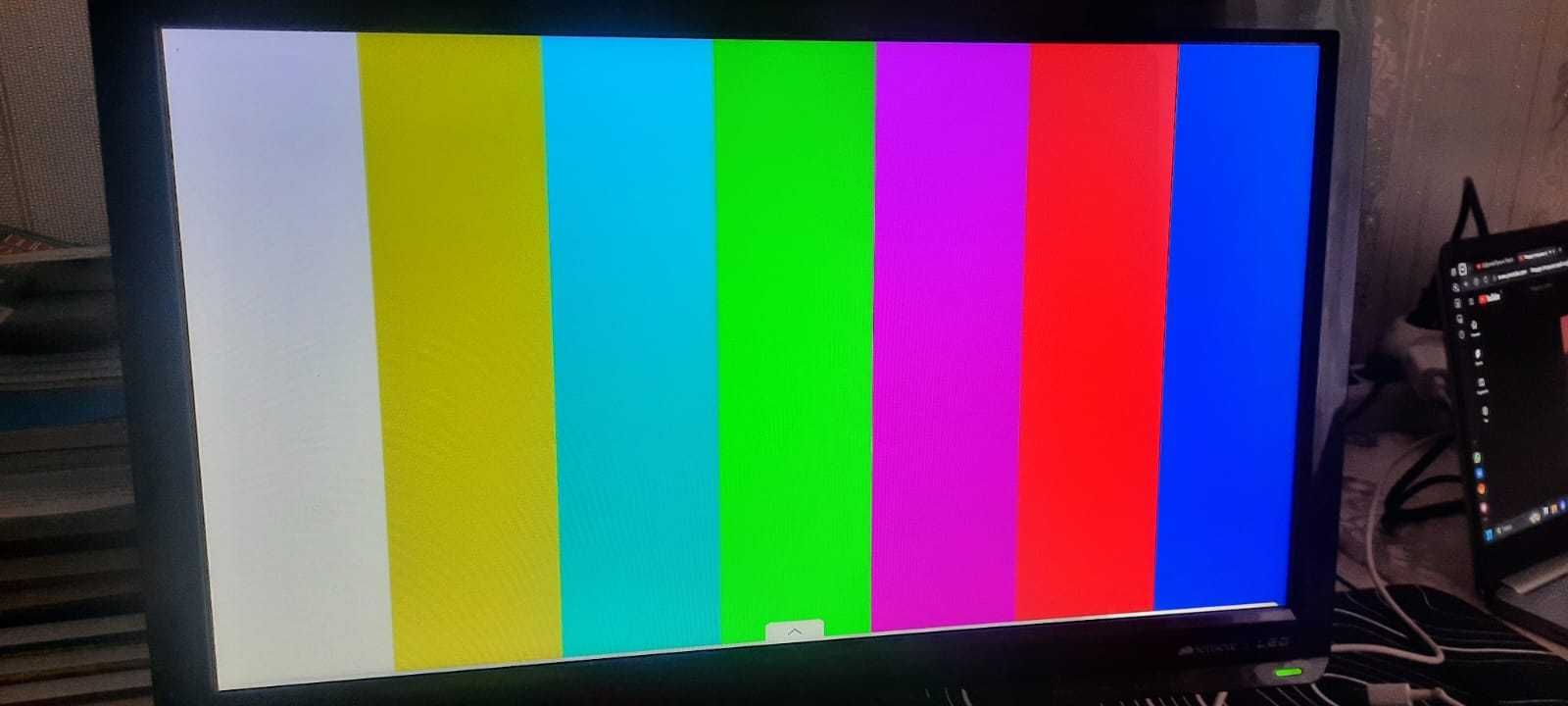 Монитор Benq 1600х900