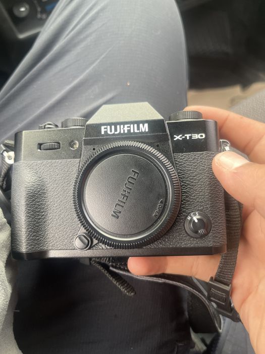 Продаеться фотоаппарат FUJIFILM XT30 и АF 56/1.4 XF