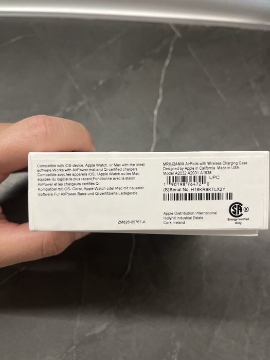 Слушалки AirPods with Wireless charging case