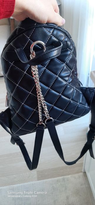 Черна раница guess