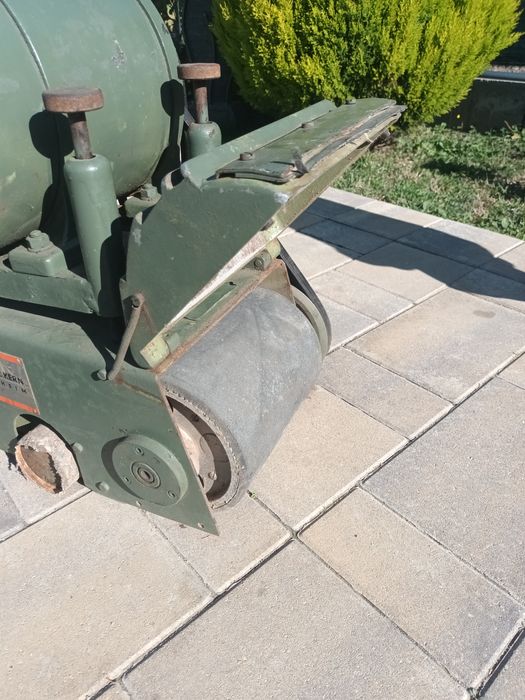 Masina rașchetat parchet