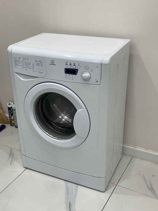 Продам стиральную машину Indesit.50000тг.