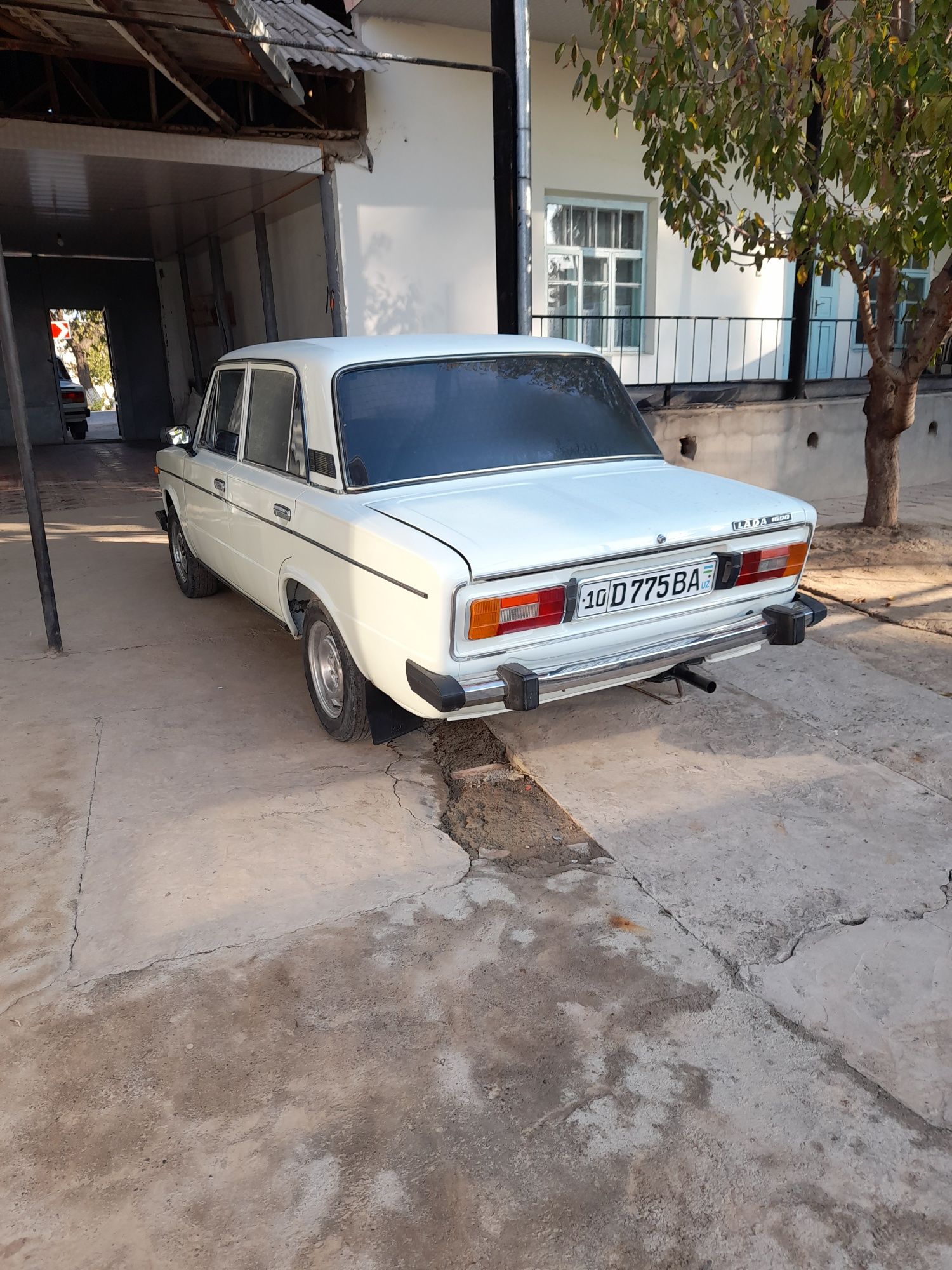 Vaz2106 sotiladi