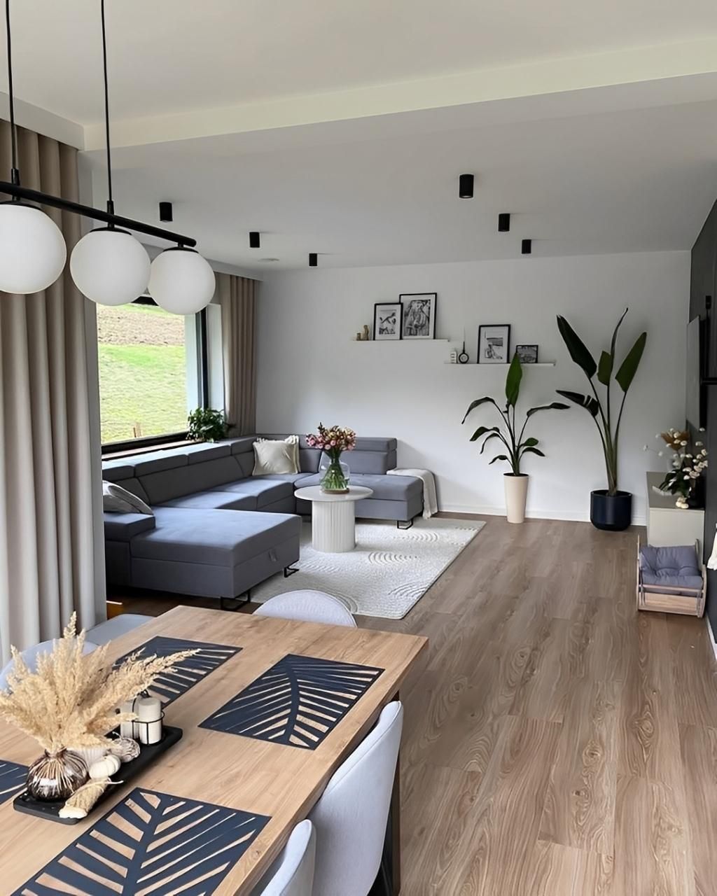 Camera cu baie proprie în apartament 76 mp
