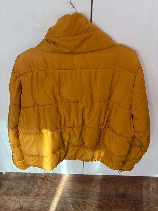 Яке в цвят горчица