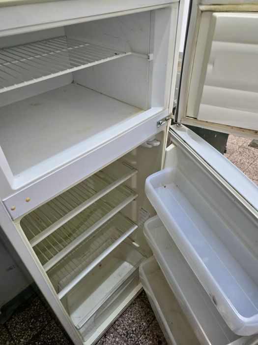 Se vinde frigider CANDY perfect functional