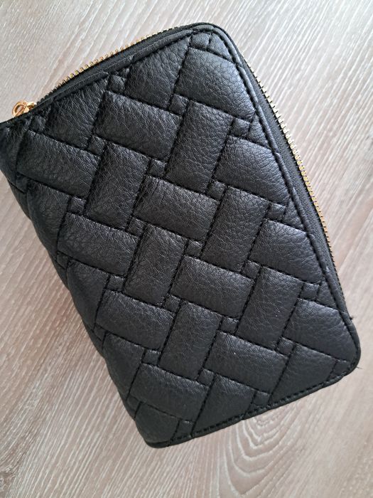 Чисто ново портмоне