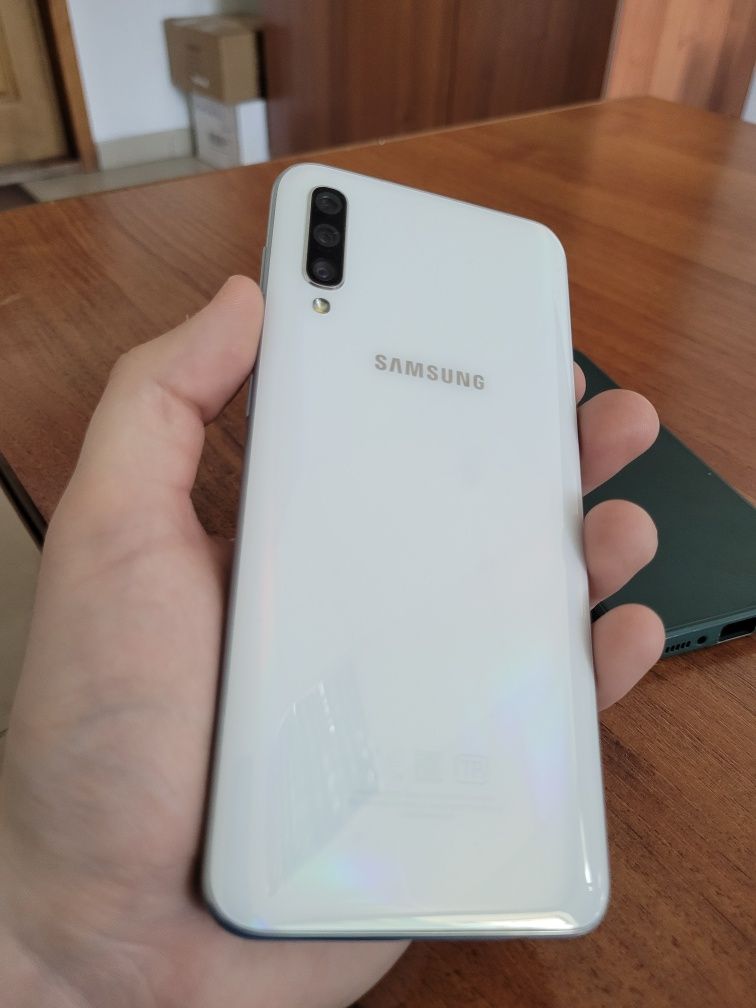 Samsung A50 6/128gb