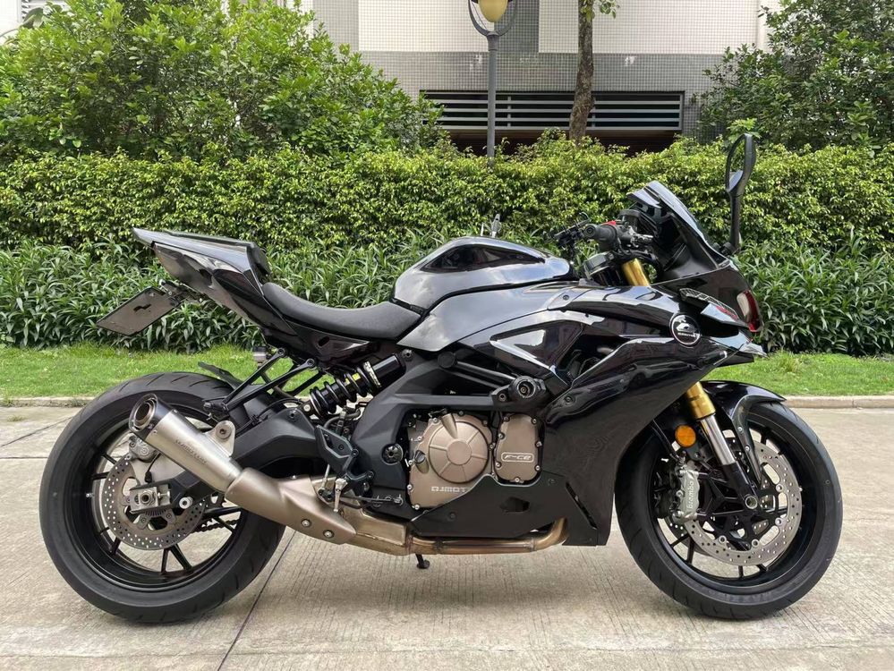 QJMotor 600RR ABS в наличии sotuvga tayyor