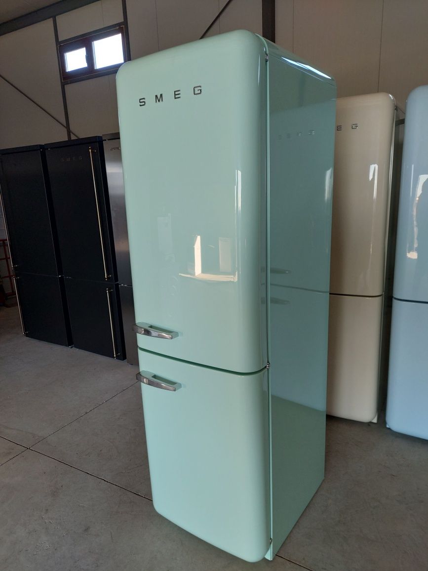 SMEG FAB32LPG5-50`s Ретро Хладилник с фризер ,Total No frost 331 Литра