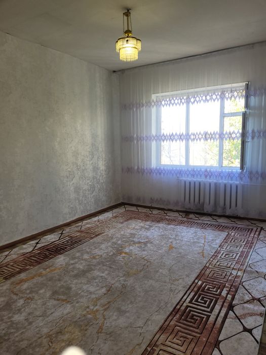 1 но комн квартира.  Байтурсынова. Спортивный . 4 эт .  105 серия