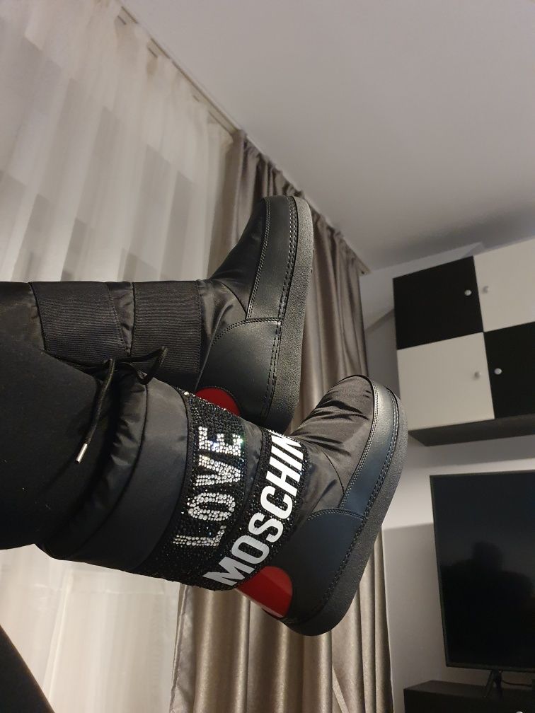 Moon boots Love Moschino