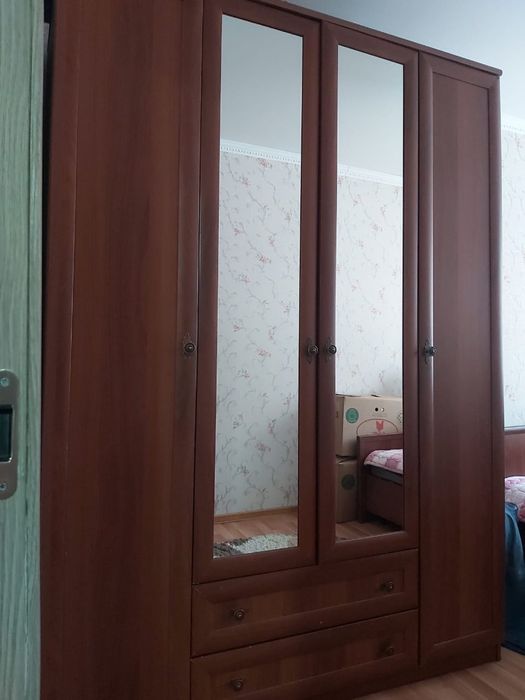 Продам спальный гарнитур