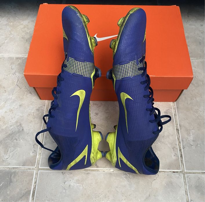 Ghete de Fotbal Nike Mercurial