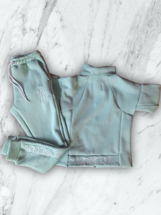 Дамски ватирани екипи moncler! КОЛЕДНА ПРОМОЦИЯ!