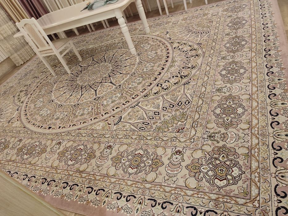 Продам стол трансформер , дерево ,в  отличном состоянии