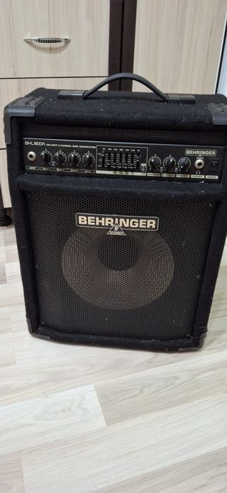 Усилвател BEHRINGER 180W