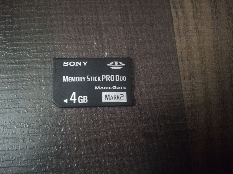 Оригинал psp memory card 4 gb с играми