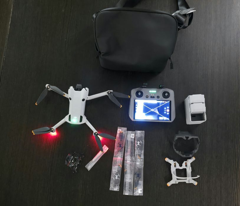 Drona DJI Mini 4 Pro Fly more combo