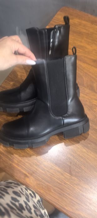 Дамски кожени боти